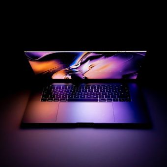 Large-screen laptop